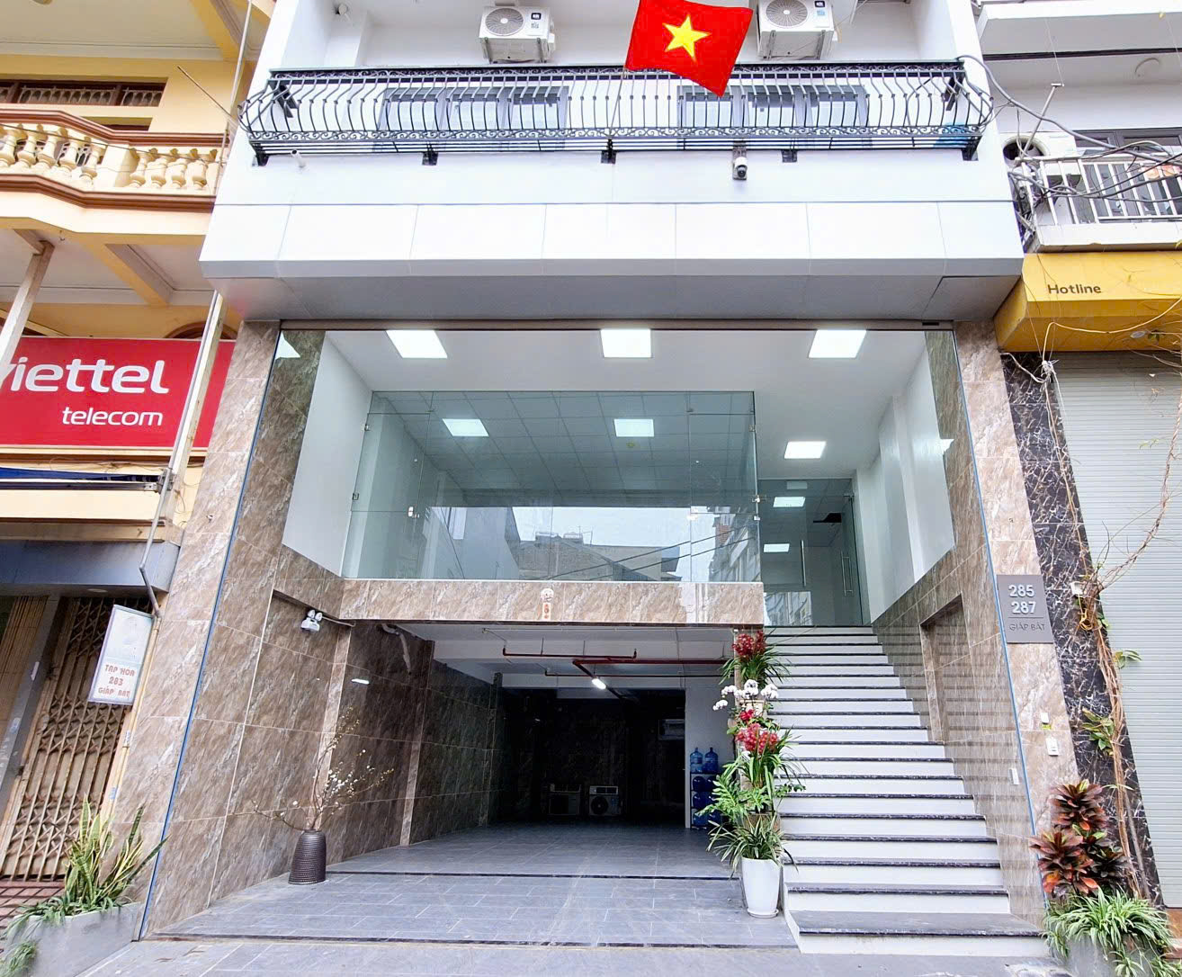 Cho thuê Mặt Phố Giáp Bát 3 tầng x 115m2, 30 Triệu (có tách lẻ) - Ảnh chính